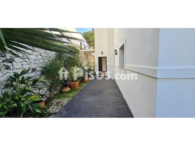 Jardin - Contemporary Villa with Sea Views in Valtocado