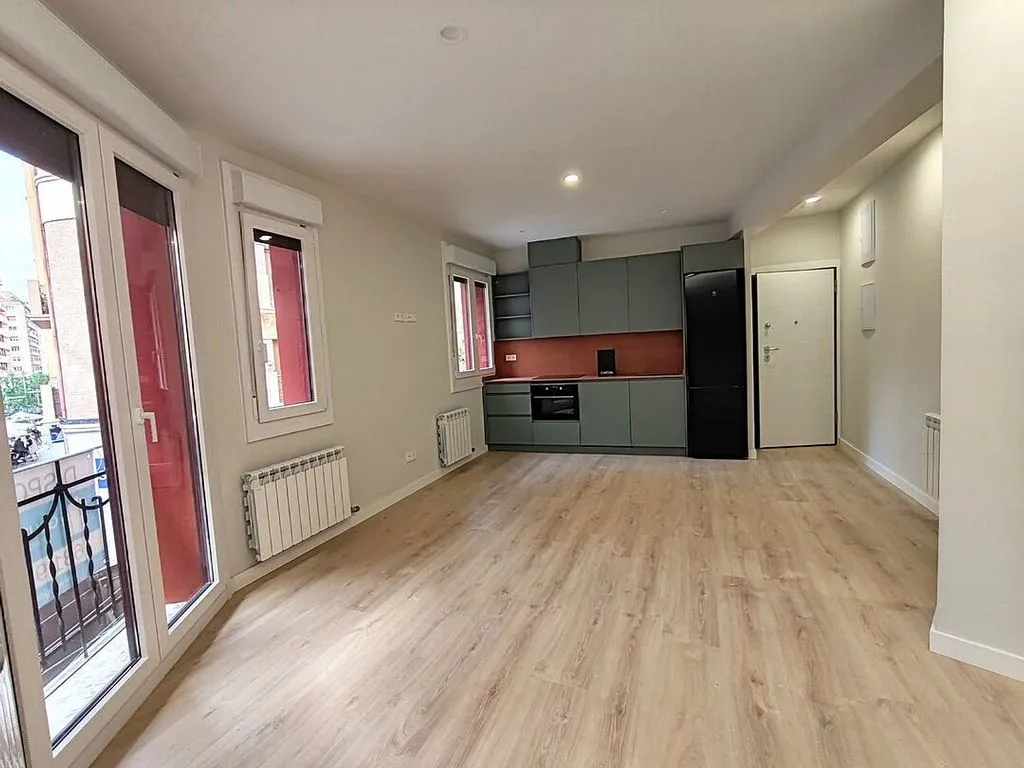 Cuisine - Reformed Apartment with Balcony in City Centre