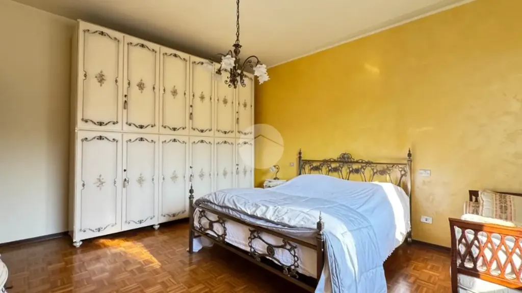 Bedrooms - Terraced Villa with Garden in Marcaria