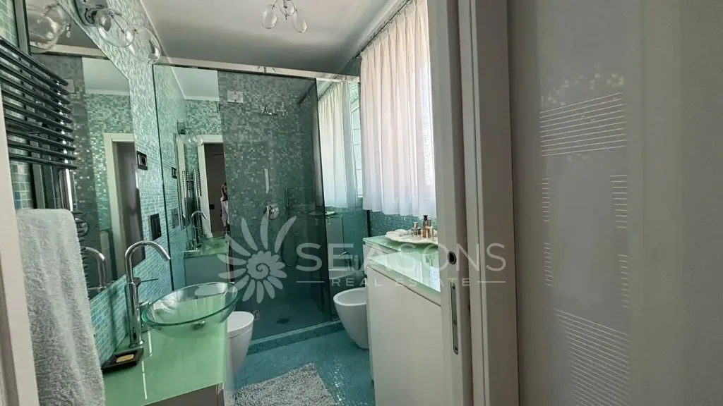 Bagni - Apartment with Panoramic Sea View in Jesolo Lido