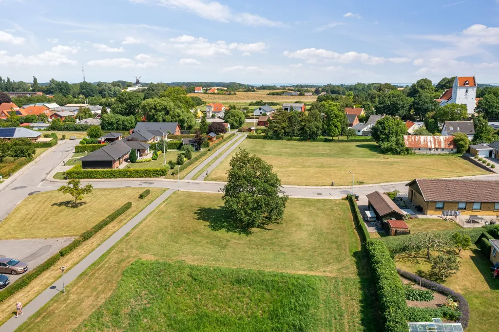 Õhuvaade - Year-Round Plot with 5G Coverage in Tranekær