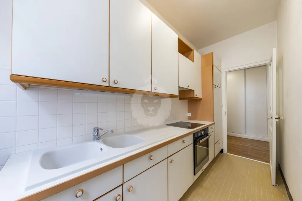 Kitchen - 2-Bedroom Flat in Central Melun