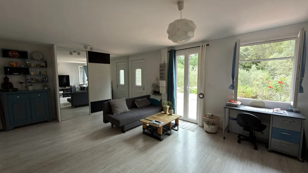 Pebble-Floor House with Pool in Seillons-Source-d'Argens
