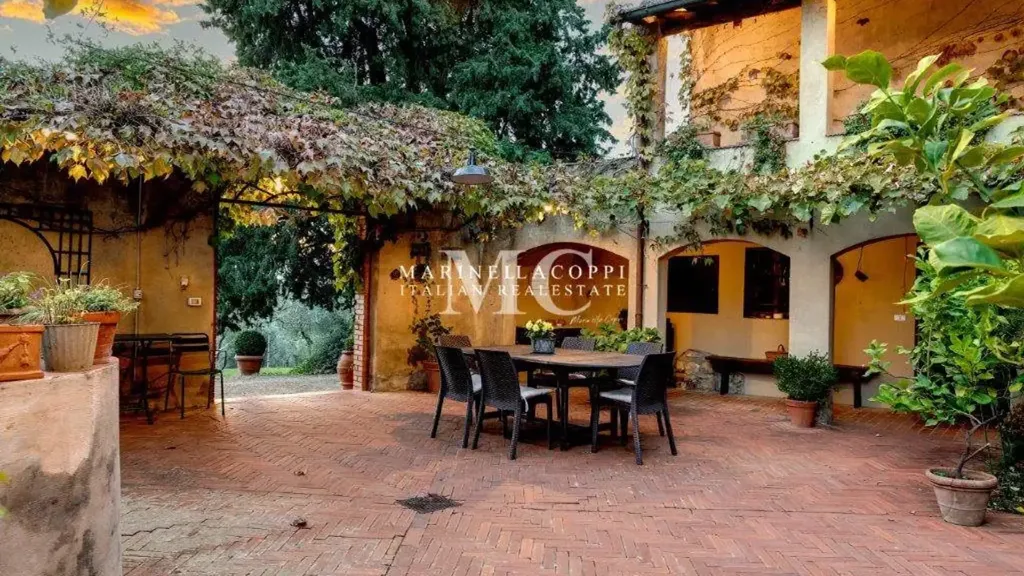 Aed - Chianti Villa with Vineyard and Pool in San Casciano