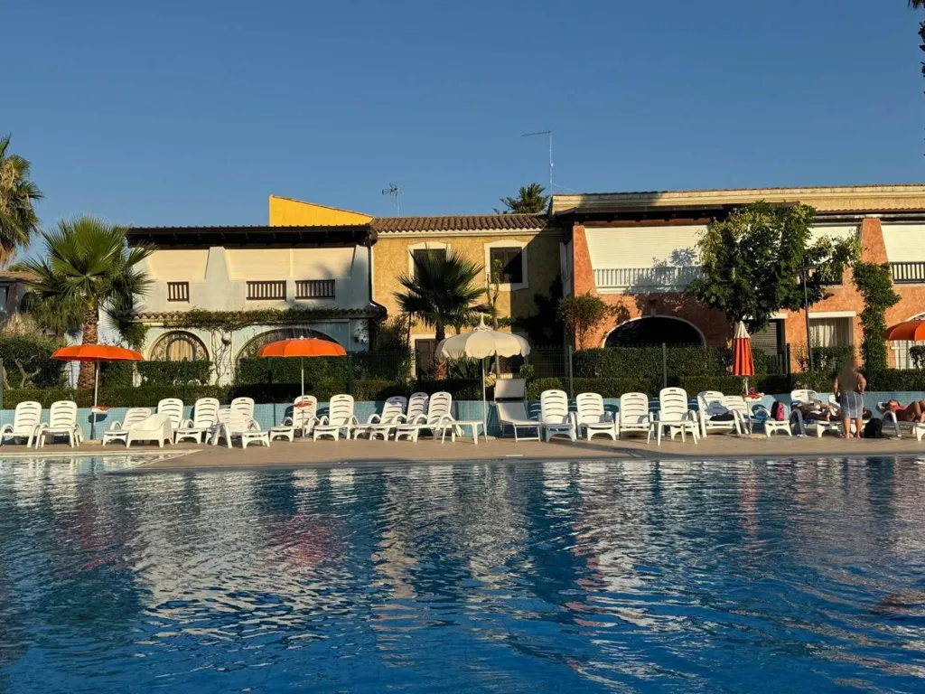 Bassein - Furnished Apartment with Pool View in Pisticci