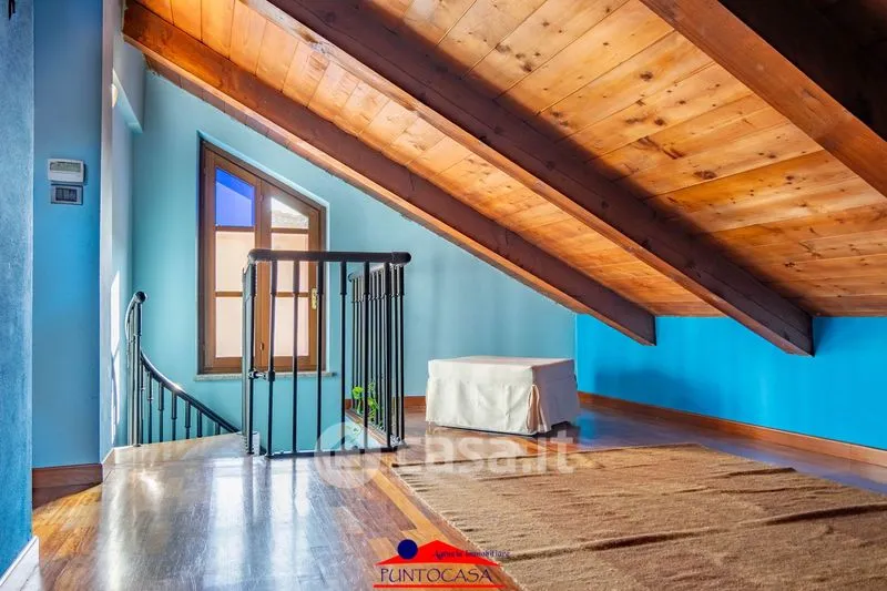 Toad - Two-Level Apartment with Balcony in Busca