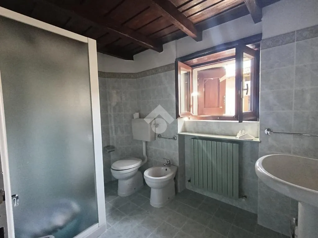Salles de bain - 3-Room Apartment with Balconies in Stezzano