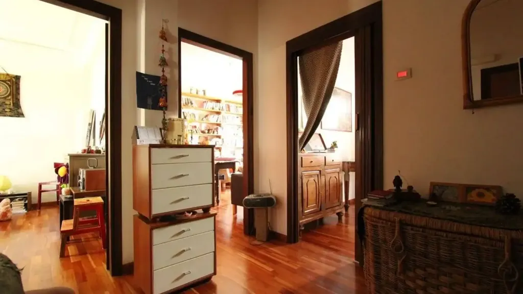 Entrée - Rustic-Style Apartment with Balcony in Verona