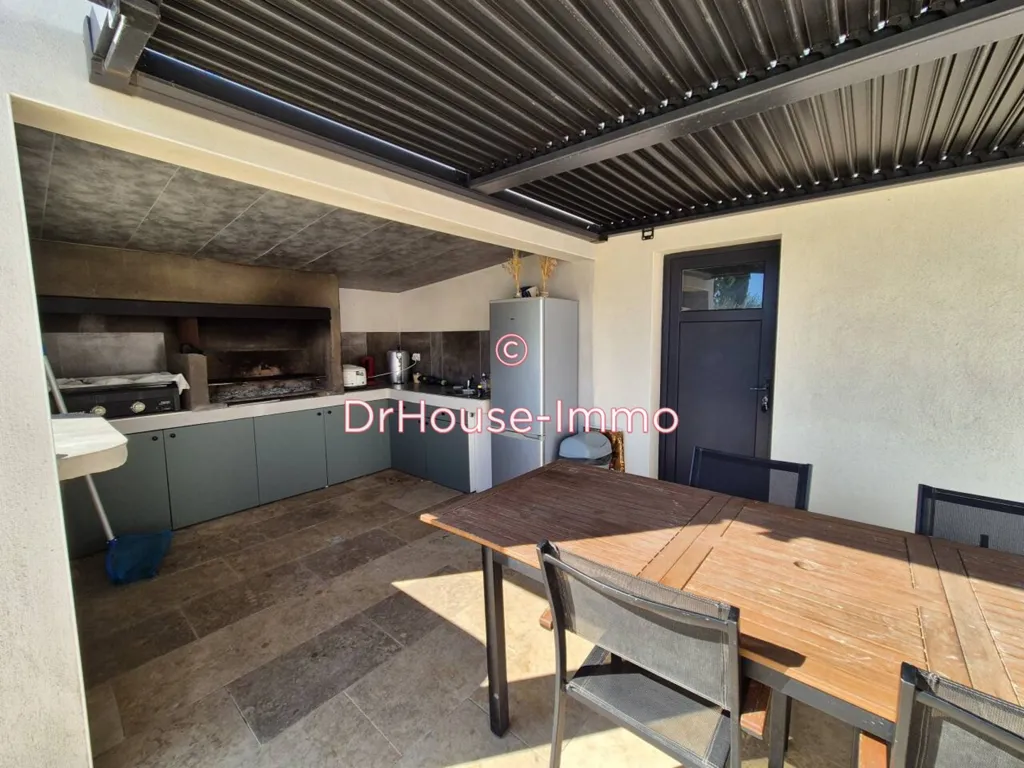 Terrasse - Villa avec Piscine et Jacuzzi à Argeliers