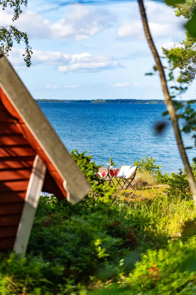 Giardino - House with Seafront Plot on Blidö