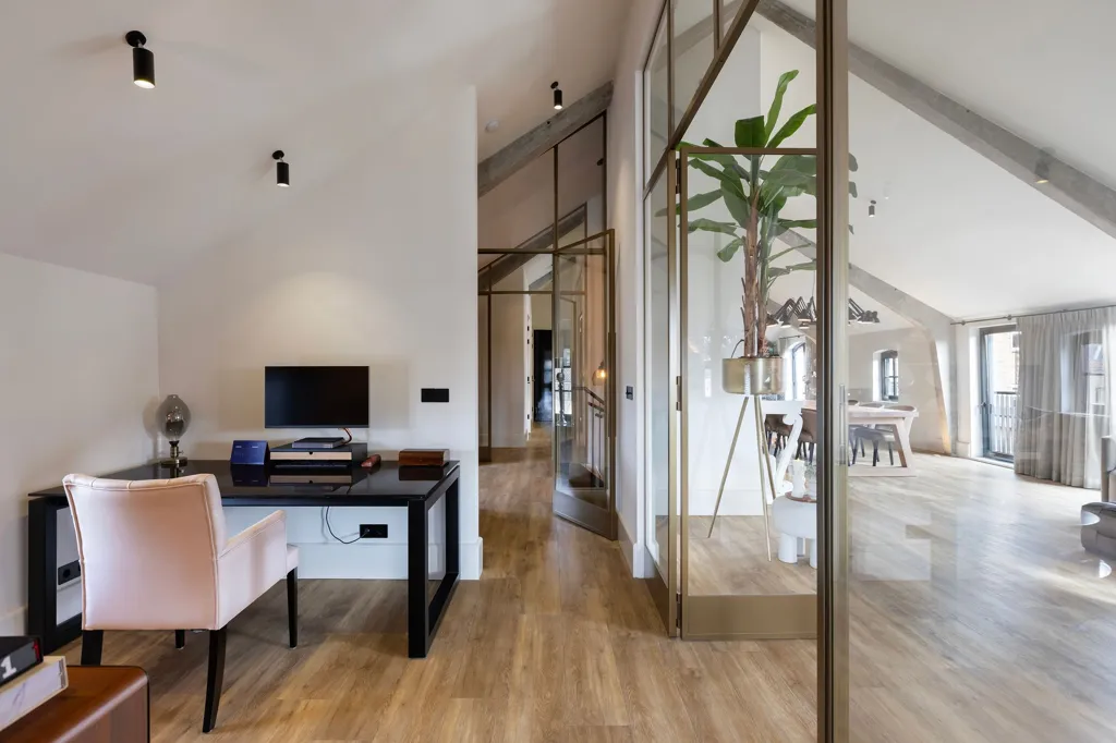 Bureau - Luxury Loft with Garden in Westmaas