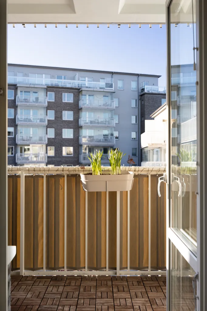 Balcon - 55+ Apartment with Two Balconies in Nockeby Backe