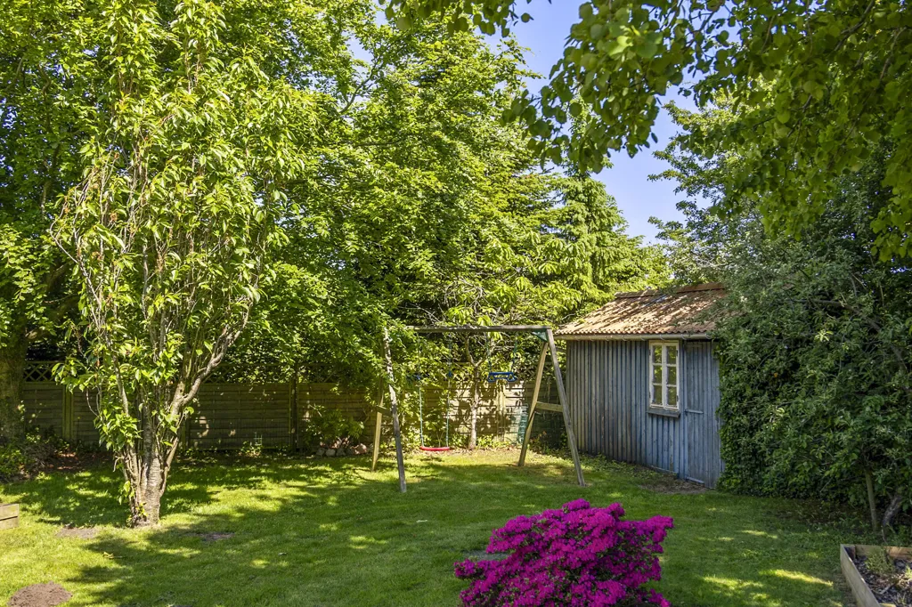 Jardin - 1920s Villa with Garden in Vejen
