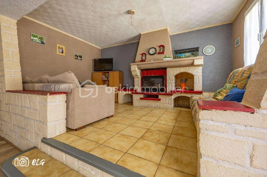 Séjour - Villa avec Studio Indépendant à Lansargues