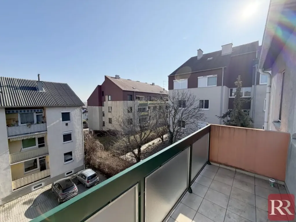 Rõdu - 3-Bedroom Apartment with Balcony in Kritzendorf