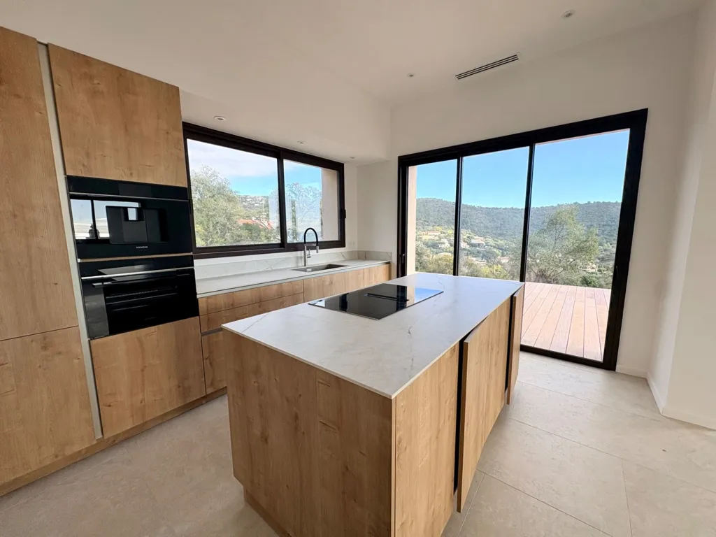 Maison 5 pièces à LES ISSAMBRES