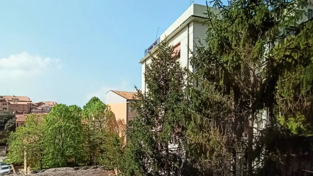 Rõdu - Historic Two-Bedroom Apartment in Capodimonte, Ancona
