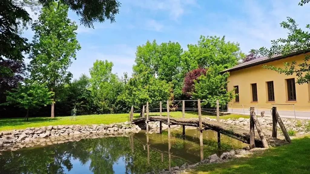 Garden - Villa with Pool and Garden in Correggio