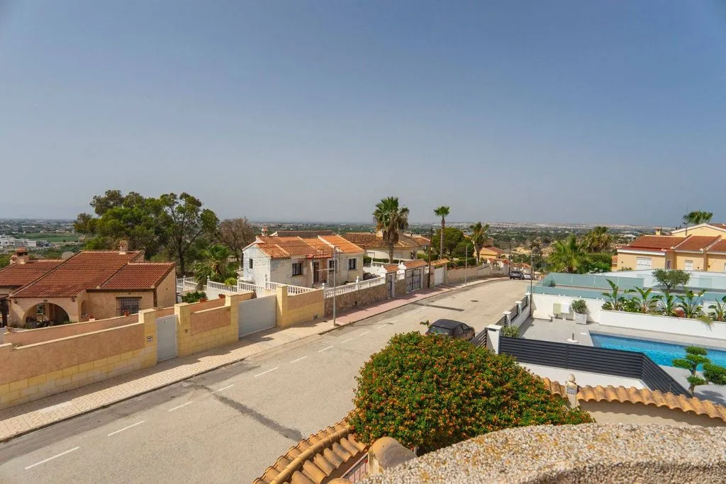 Rõdu - 4-Bedroom Villa with Pool in Ciudad Quesada