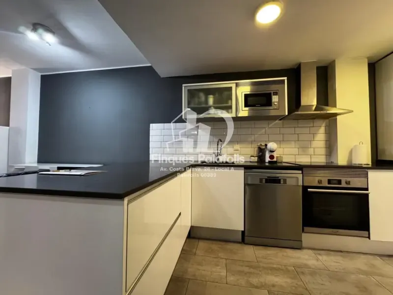 Cuisine - Modernised Apartment with Balcony in Blanes