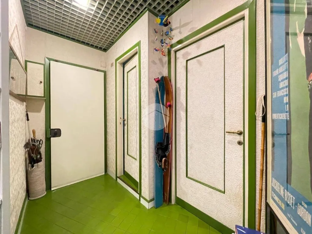 hallway_entrance