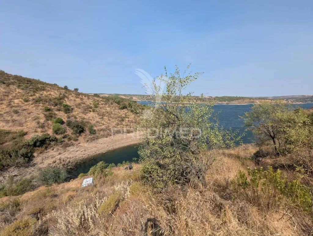 Jardin - Rustic Land with Waterfront on Beliche Dam, Algarve