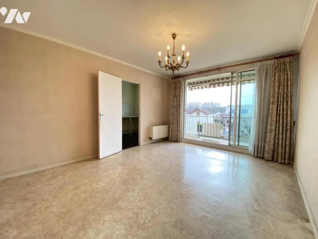 Séjour - Appartement avec balcon à Amilly