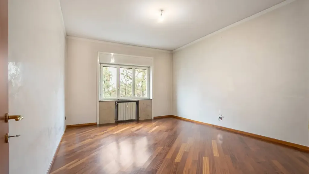 Pièces - Appartement 5 pièces à IT