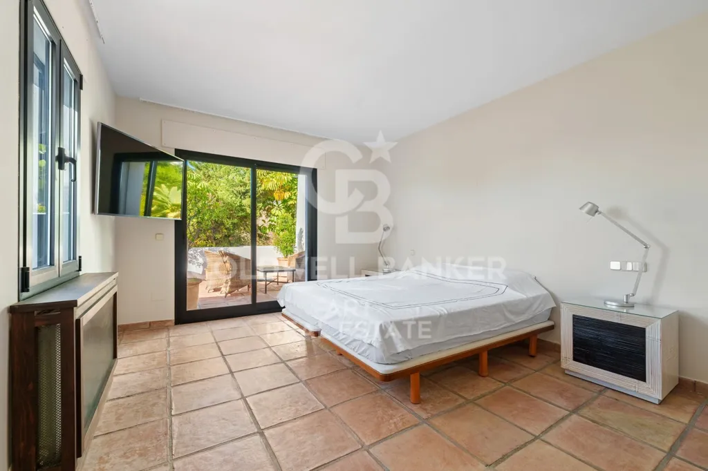 Magamistoad - Contemporary Mediterranean Villa with Panoramic Views in Benahavís