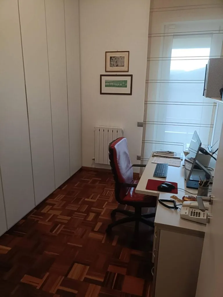 Bureau - Independent House with Garden in Fabriano