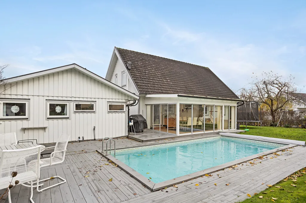 Piscine - Family Villa with Pool in Eskilstuna