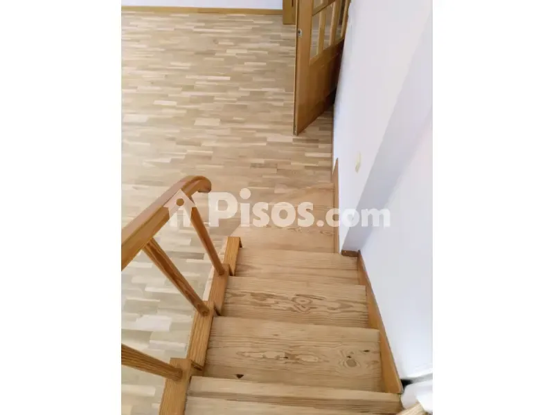 Pièces - Duplex with Balcony and Garage in Calle Lodum
