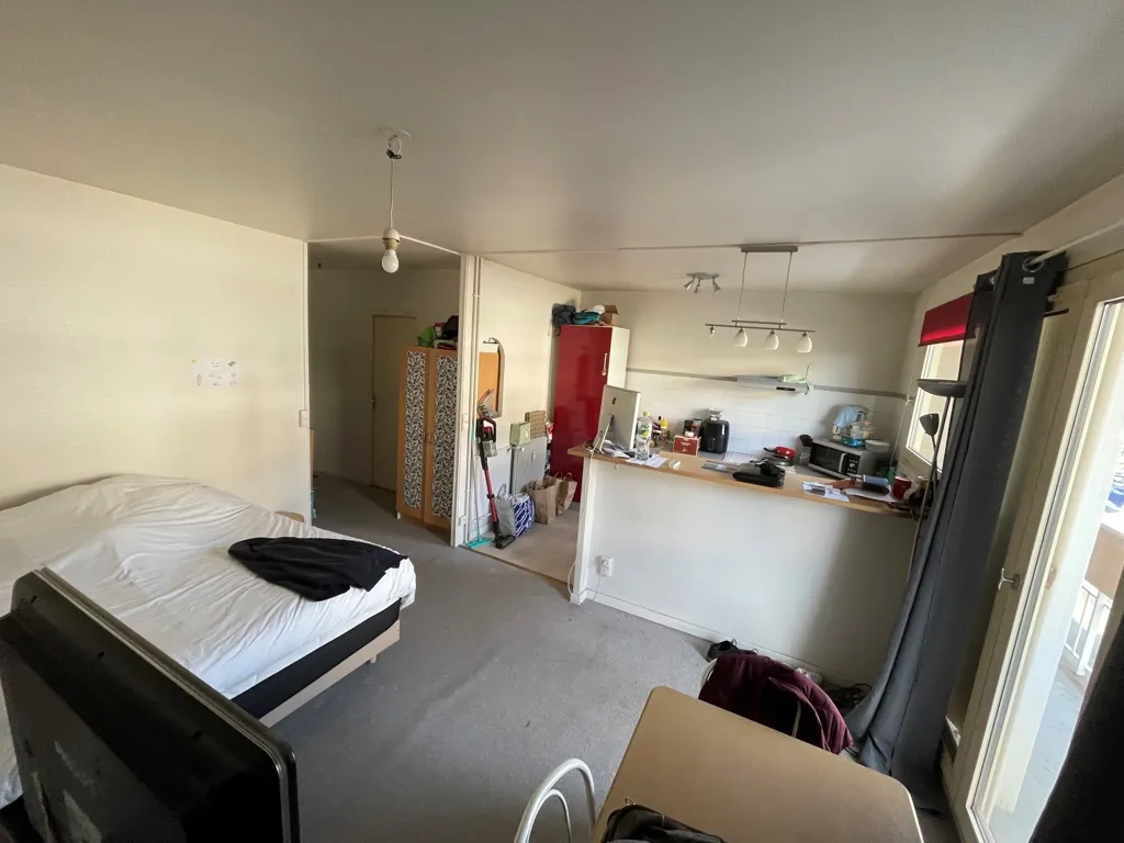Chambres - Appartement T1 Bis avec Balcon au Centre Ville