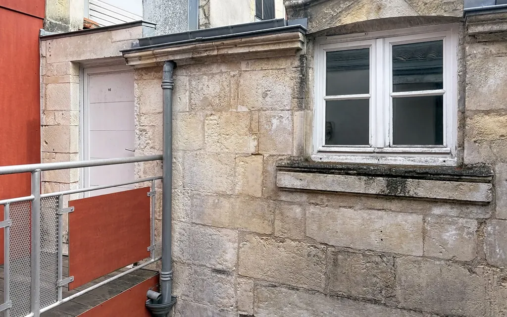 Jardin - Appartement Rénové avec Balcon au Centre de La Rochelle