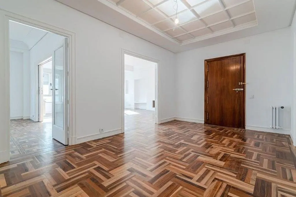 Pièces - 4-Bedroom Flat with Air Conditioning in Goya