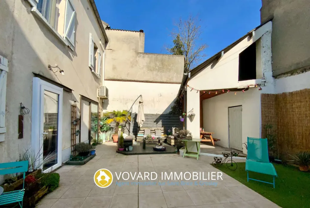 courtyard