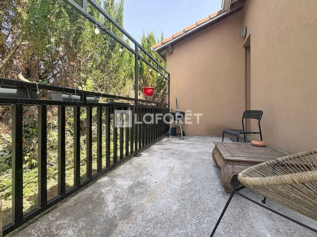 Terrazza - Charming 3-Bed Flat with Garden in Pessac