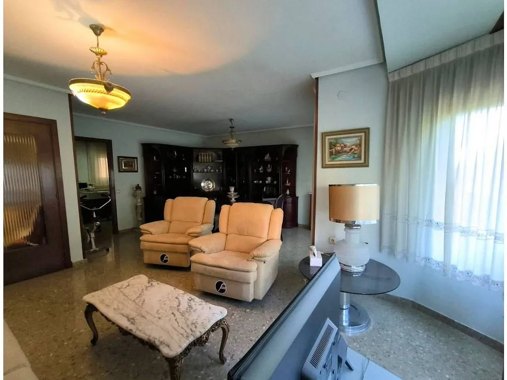 Elutuba - Spacious Apartment with Balcony in Albacete