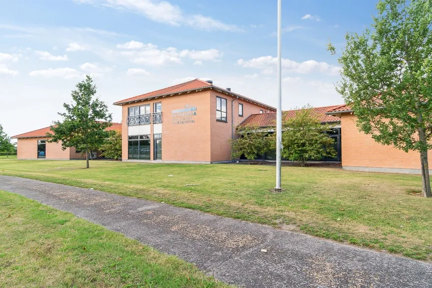 Välivaade - Veterinary Hospital with Long Lease in Greve