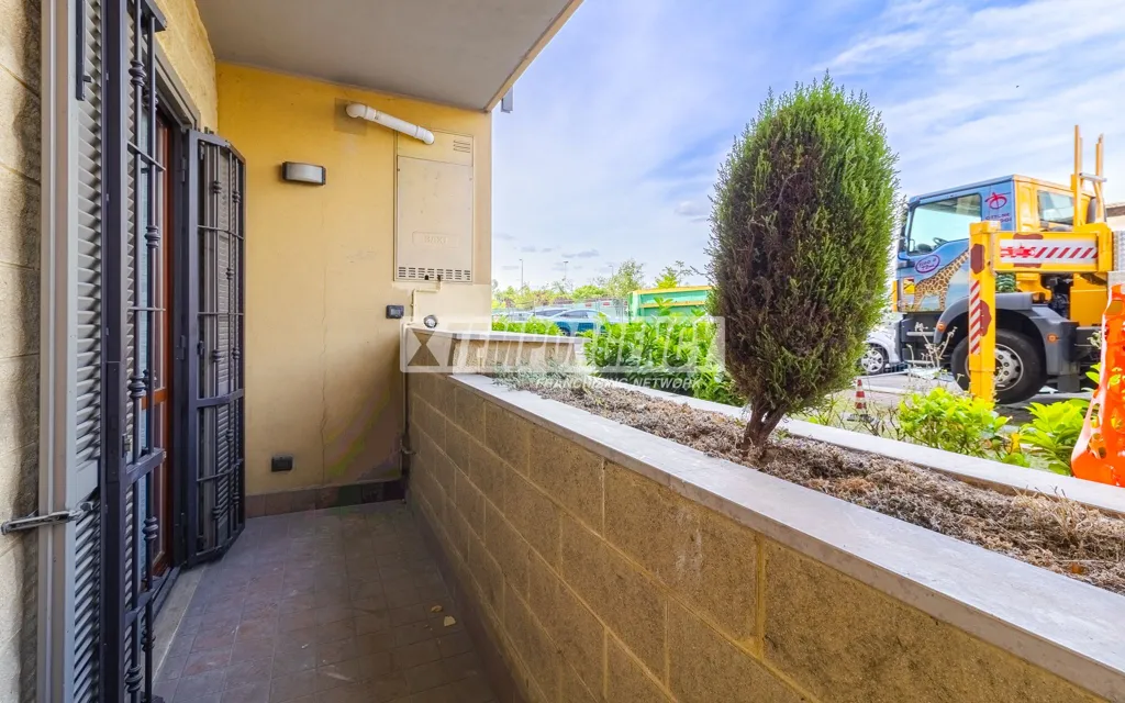 Välivaade - Modern Ground Floor Flat with Balcony in Milan