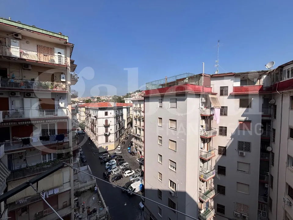 Balcon - Apartment with Balconies in Central Naples