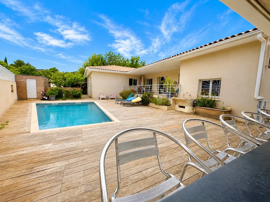 Bassein - Ground Floor Villa with Pool in Clermont-l'Hérault