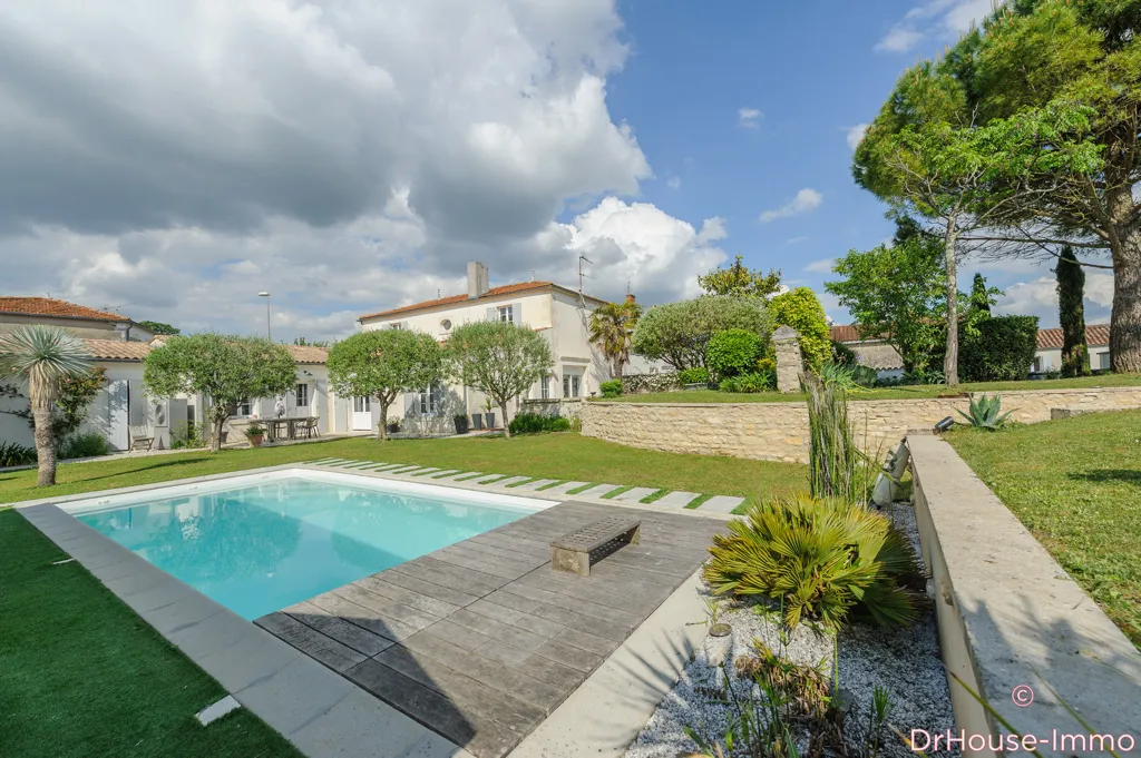 Bassein - Charmant Maison with Pool in Thaire