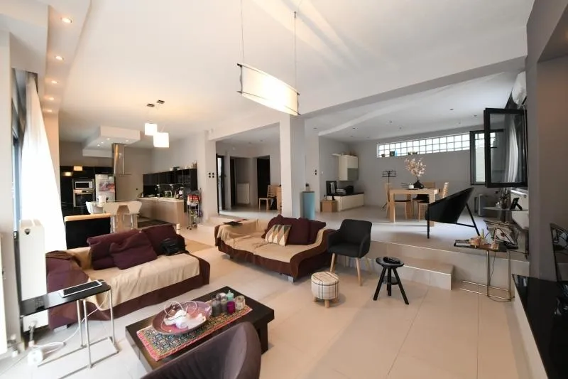 Séjour - Three-Bedroom House with Garden in Kallithea, Serres