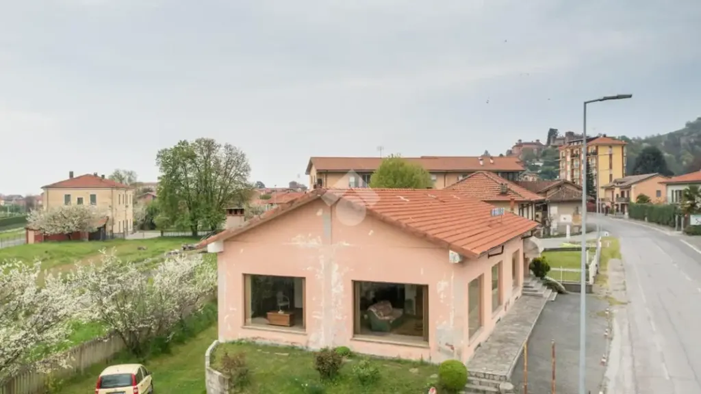 Välivaade - Commercial Space with Parking in Costigliole Saluzzo