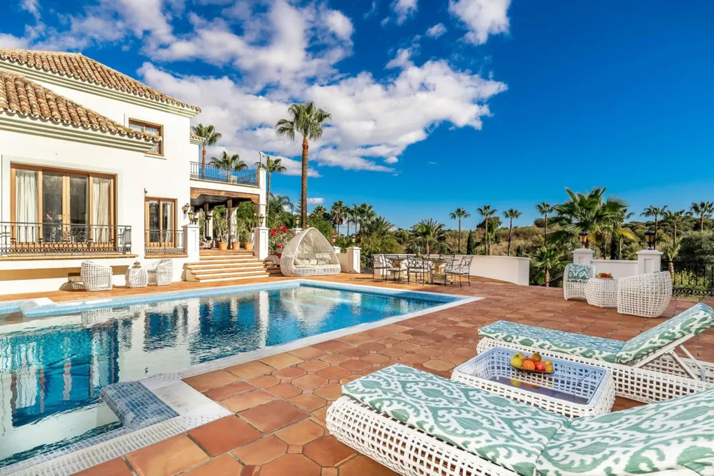 Piscine - Luxury Villa with Pool in Estepona