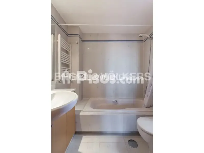 Bagni - Penthouse with Pool in Guindalera, Madrid