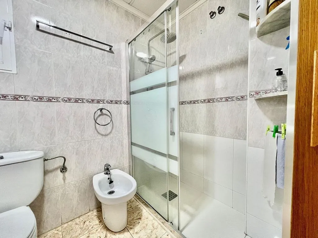 Vannitoad - Apartment with Balcony and Garage in Torrevieja