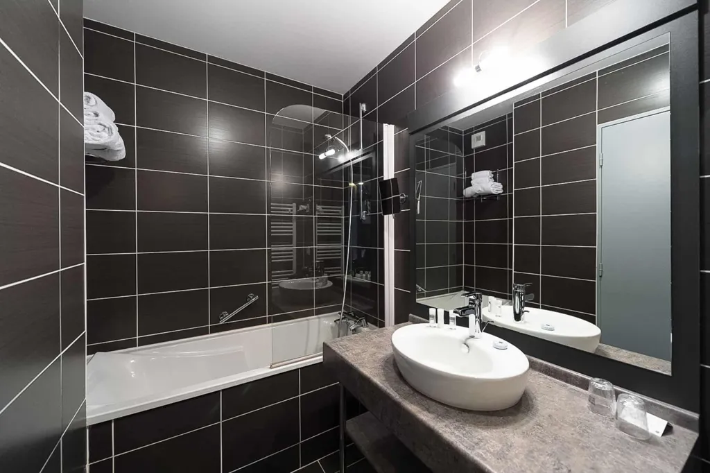 Salles de bain - Maison Duplex avec Terrasse à Pont-Aven