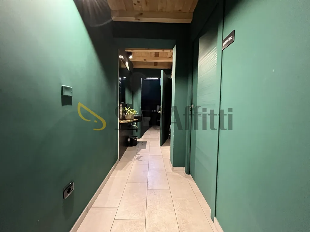 Esik - Commercial Unit with Seafront View in Catanzaro Lido